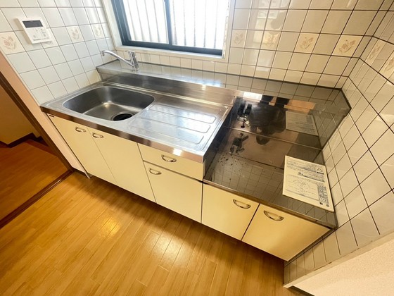 キッチン　※別部屋の写真です
