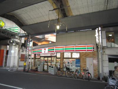 コンビニ　セブンイレブン岸里玉出駅前店（コンビニ）まで163m