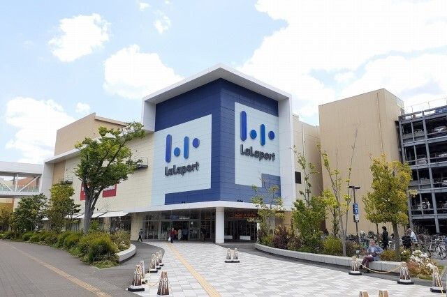 ショッピングセンター　ららぽーと湘南平塚（ショッピングセンター）まで850m