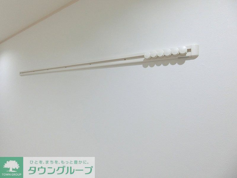 その他設備　壁掛けハンガーレール付き