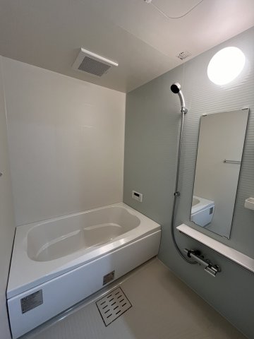 バス・シャワールーム　※別部屋のお写真で、現況優先と致します。