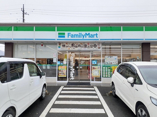コンビニ　ファミリーマート守谷美園店（コンビニ）まで990m