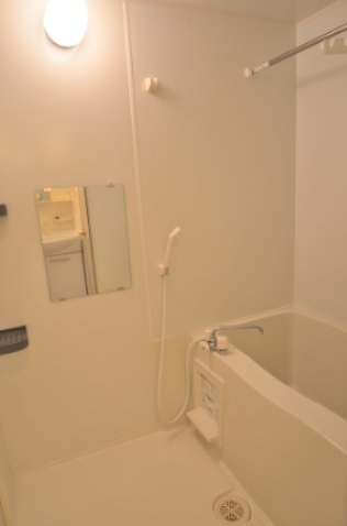 バス・シャワールーム　退去前につき別のお部屋の写真です
