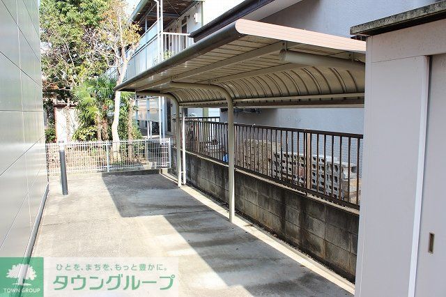 その他　屋根付駐輪場