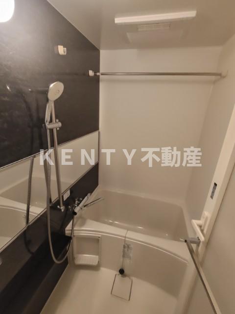 バス・シャワールーム　コンパクトで使いやすいお風呂です