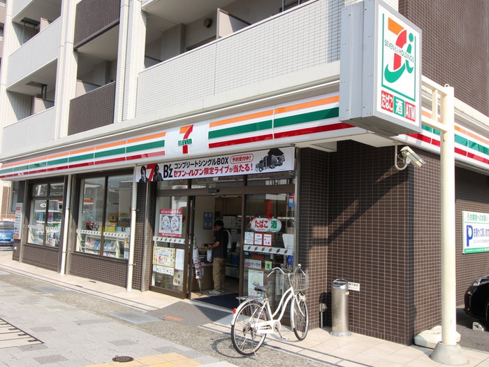 コンビニ　セブンイレブン（コンビニ）まで519m