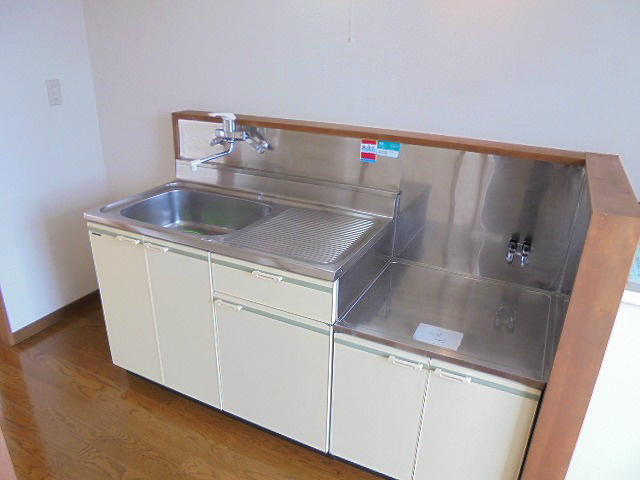 キッチン　画像は201号室です（参考）
