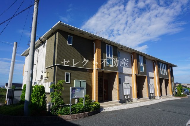 建物外観　【グレイス　Ｖｉｌｌａ　II】きれいな外観です
