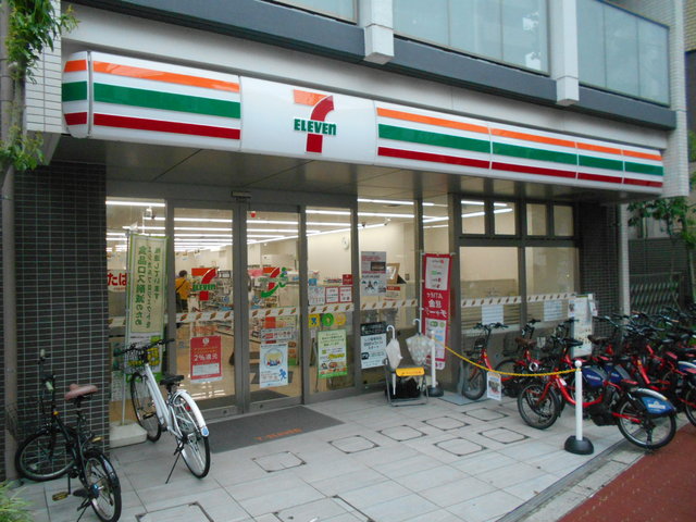 コンビニ　セブンイレブン新宿下落合３丁目店（コンビニ）まで220m