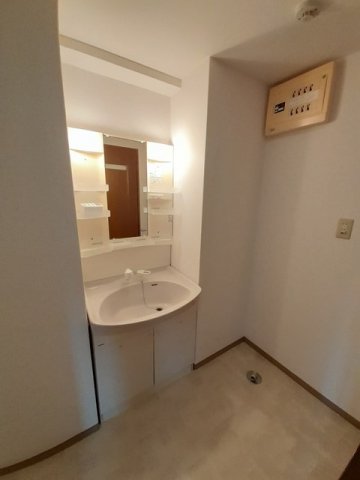 洗面設備　使いやすい洗面所です