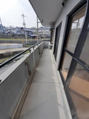 バルコニー　バルコニーがあります