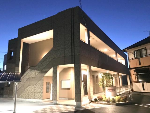 建物外観　外観写真（夜）