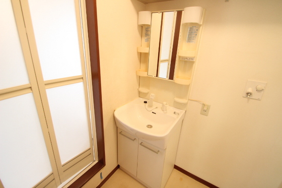 洗面設備　※別号室の写真です。