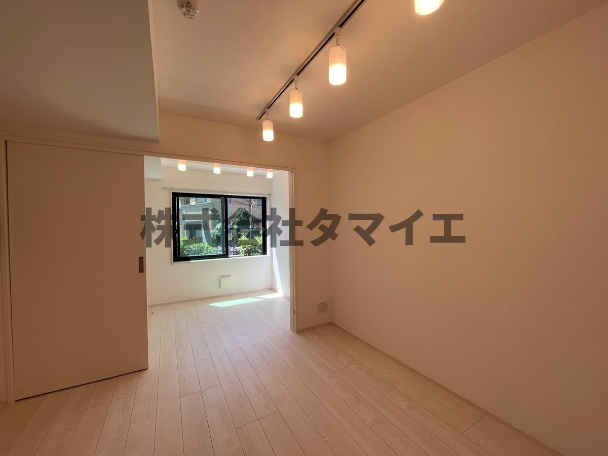 居室・リビング　こちらの居間で趣味の時間をお楽しみください