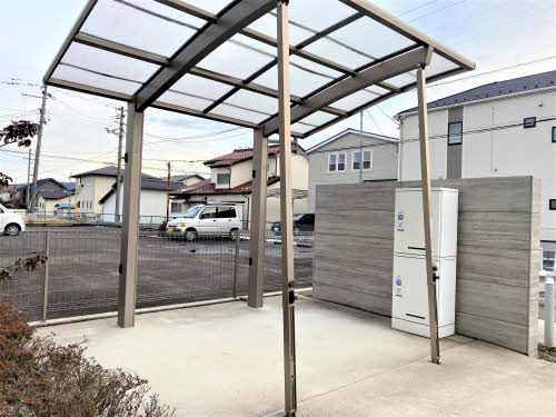 建物外観　サイクルポート・宅配ＢＯＸ