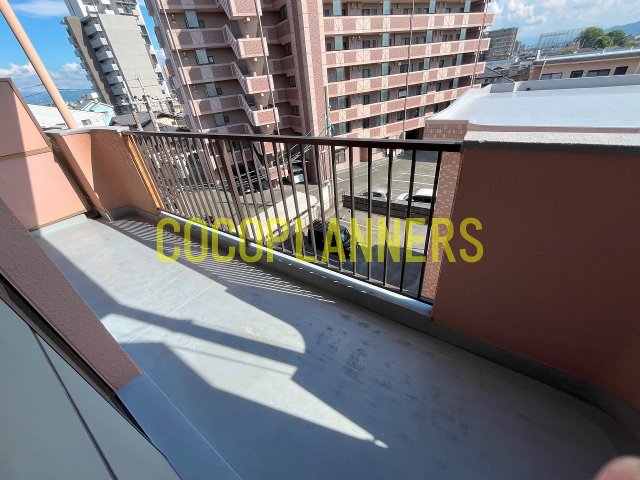 バルコニー　※別号室の写真です。現況優先となります。