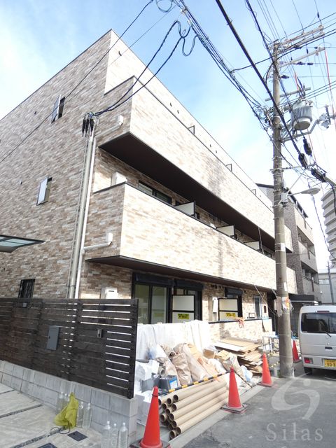 建物外観　建築中