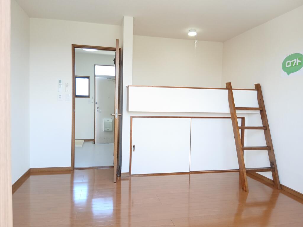 その他部屋・スペース　明るいリビング