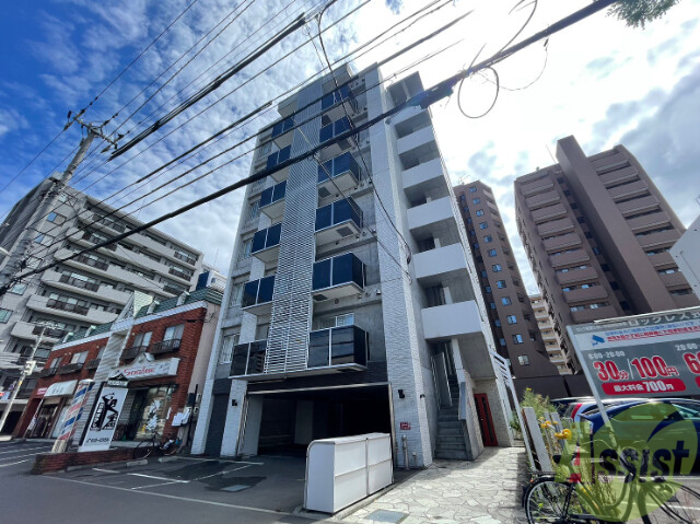 建物外観　札幌市中央区南１７条西「ＲＥＥＦＬＵＡＮＡ」