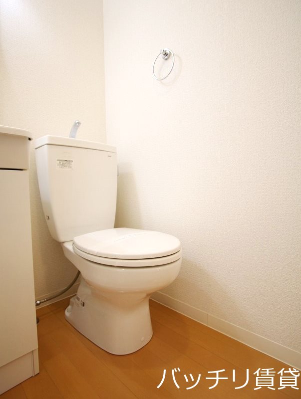 トイレ　※写真は同型タイプの為現状を優先いたします