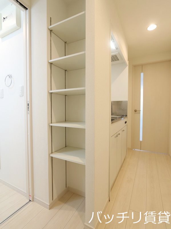 玄関　※写真は同型タイプの為現状を優先いたします