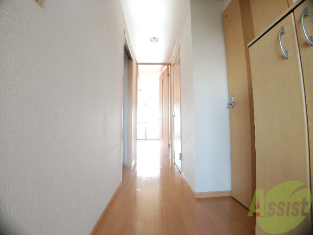 玄関　玄関からの風景です。広々としていいですね。