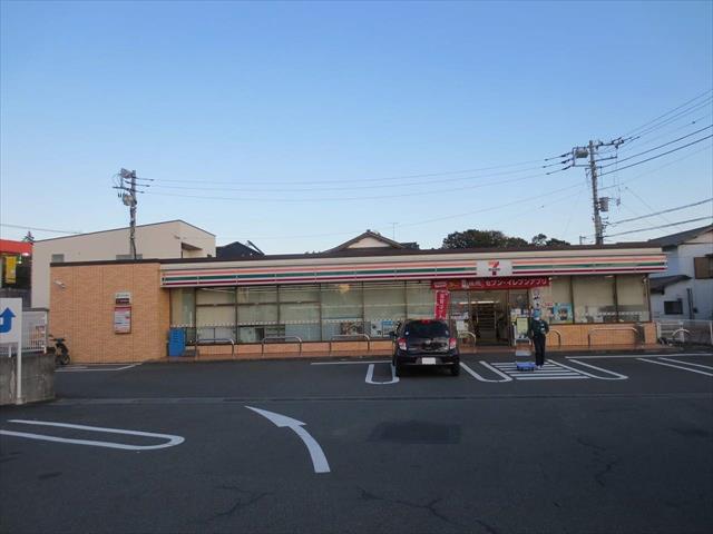 コンビニ　セブンイレブン（コンビニ）まで470m