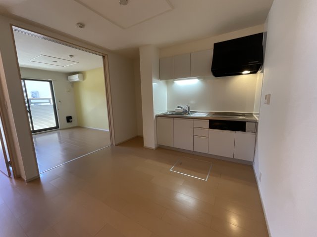 その他部屋・スペース　6帖の洋室につながっています