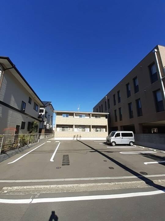 駐車場　駐車場