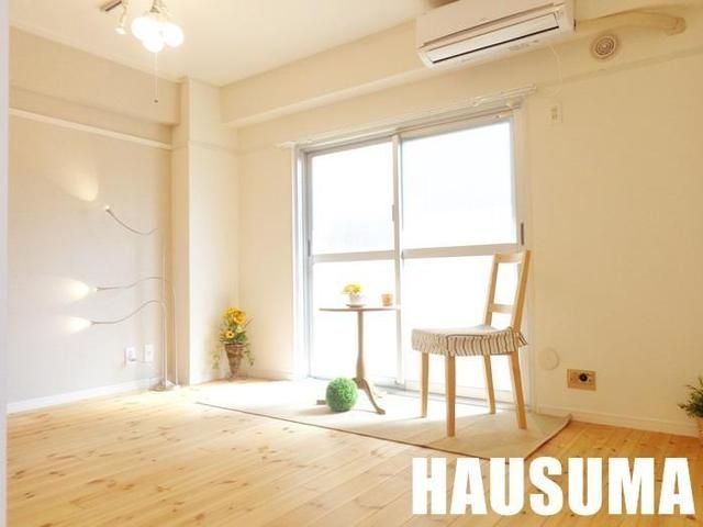 居室・リビング　室内