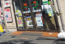 コンビニ　セブンイレブン 荒川南千住7丁目南店（コンビニ）まで240m