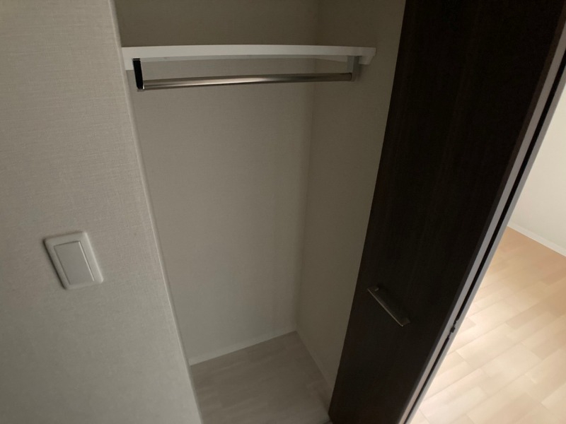 収納　クローゼットは奥行きもあり、荷物が多い方でも安心です。