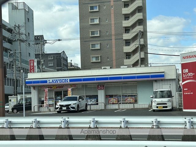 コンビニ　ローソン（コンビニ）まで683m