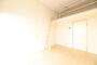 居室・リビング　白を基調とした明るいお部屋です