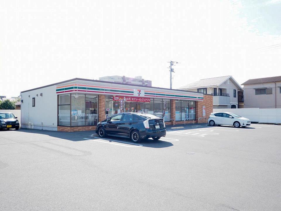 コンビニ　セブンイレブン佐賀水ケ江店（コンビニ）まで542m