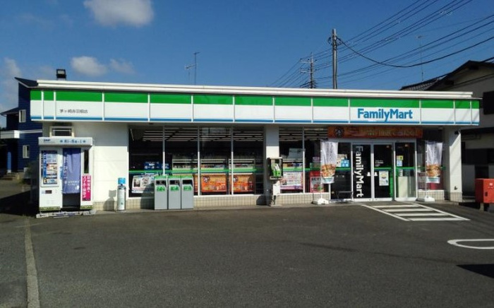 コンビニ　ファミリーマート 茅ヶ崎赤羽根店（コンビニ）まで1004m