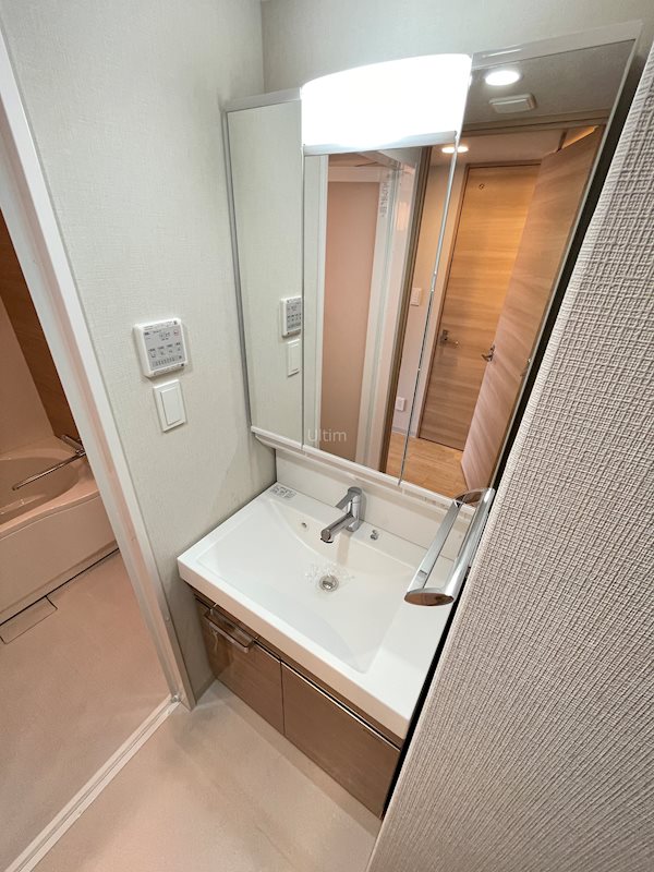 洗面設備　※別のお部屋のお写真です。御参考までに。