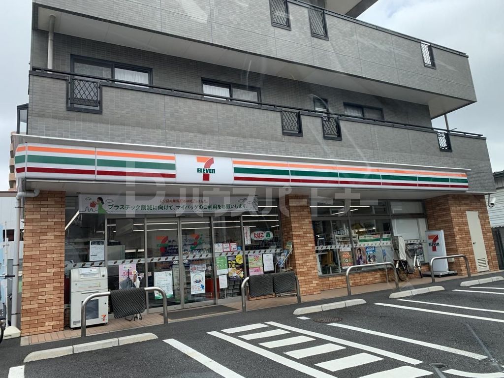 コンビニ　セブンイレブン江東枝川店（コンビニ）まで110m