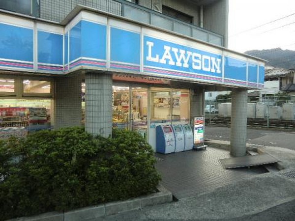 コンビニ　ローソン篠原南店（コンビニ）まで143m
