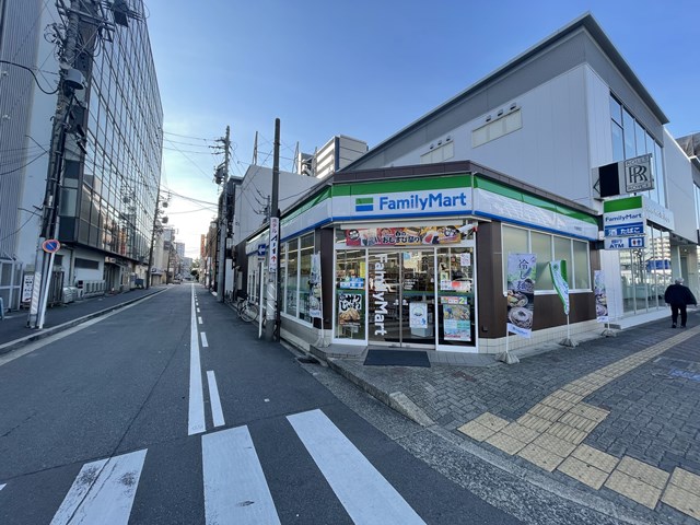 コンビニ　ファミリーマート 今池駅前店（コンビニ）まで78m