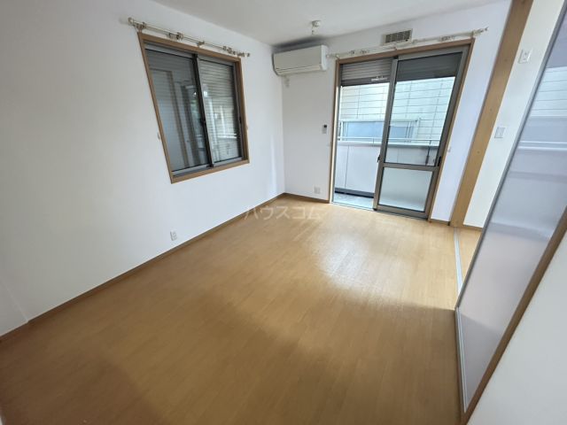 エルーア仲町台の居間写真