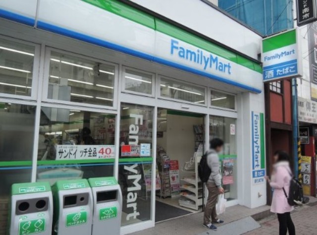 コンビニ　ファミリーマート高田馬場早稲田通り店（コンビニ）まで227m