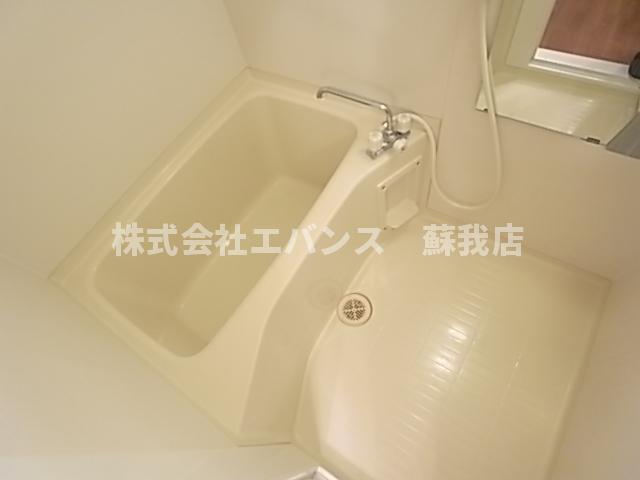 バス・シャワールーム　ゆったり過ごせるお風呂です