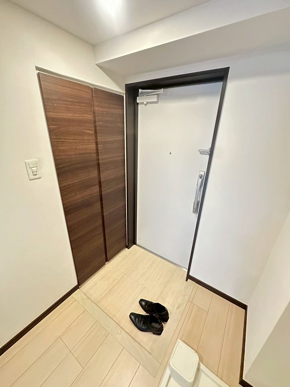 玄関　※同物件、別部屋のお写真となります。