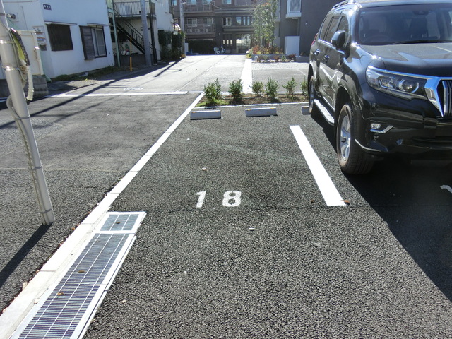 駐車場　駐車場（要空き確認）