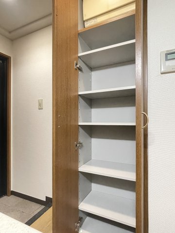 玄関　シューズボックス
