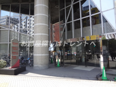 図書館　新宿区立角筈図書館（図書館）まで700m