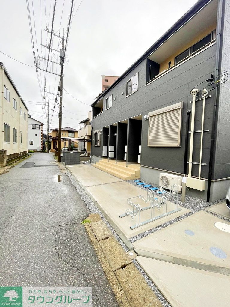 建物外観　駐車場