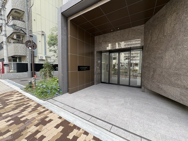 地下鉄御堂筋線 新大阪駅 徒歩8分 15階建 築2年の外観写真