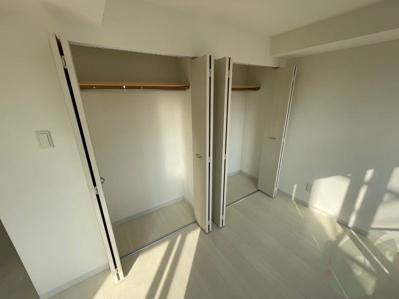 収納　寝室の収納です。部屋がすっきり片付きます。